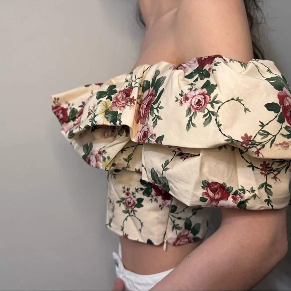Floral Off-Shoulder Ruffle Top - Picture 4 of 9